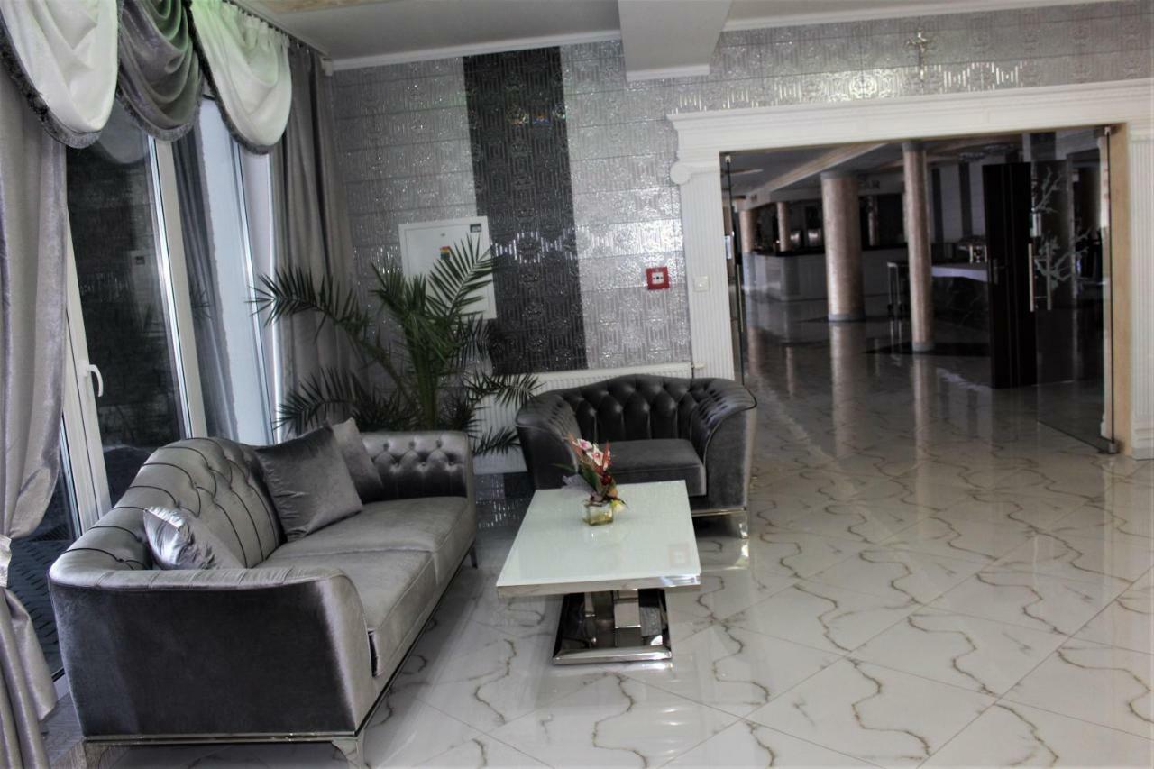 Hotel Chio Vazec Bagian luar foto