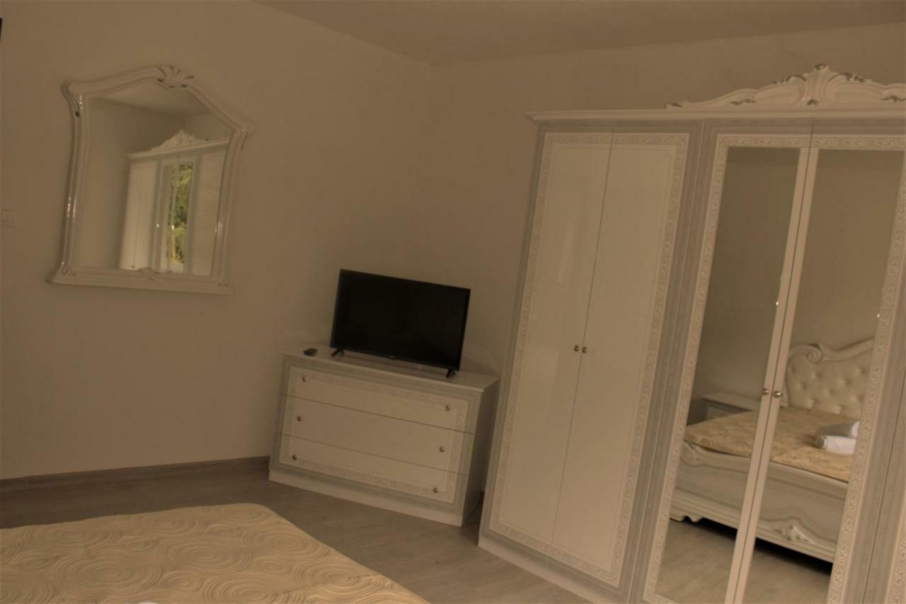Hotel Chio Vazec Bagian luar foto