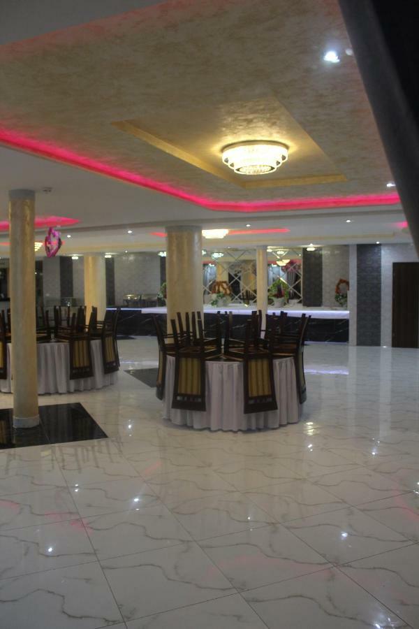 Hotel Chio Vazec Bagian luar foto