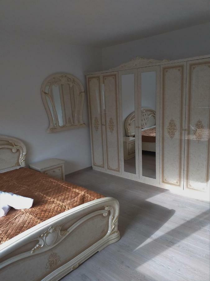 Hotel Chio Vazec Bagian luar foto