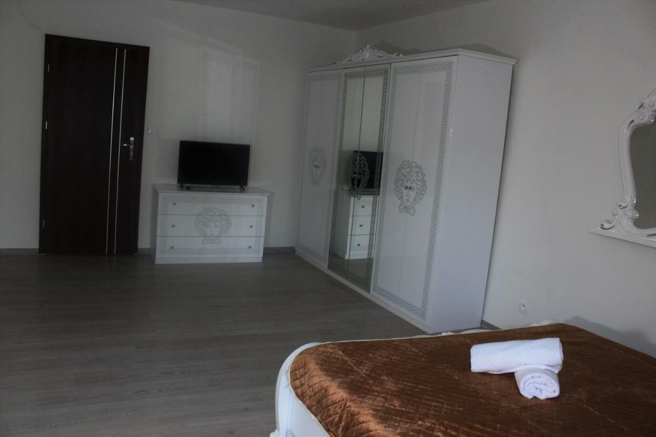 Hotel Chio Vazec Bagian luar foto
