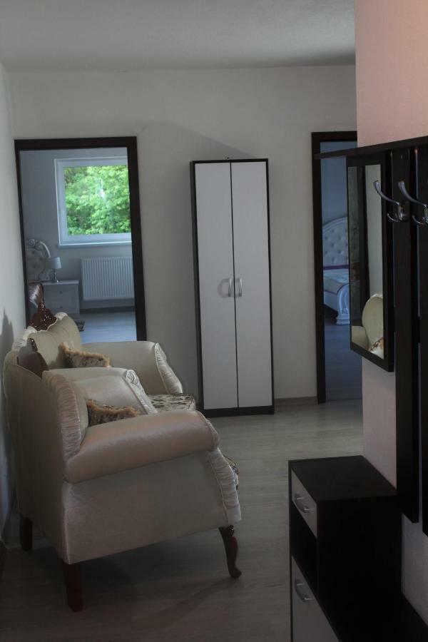 Hotel Chio Vazec Bagian luar foto